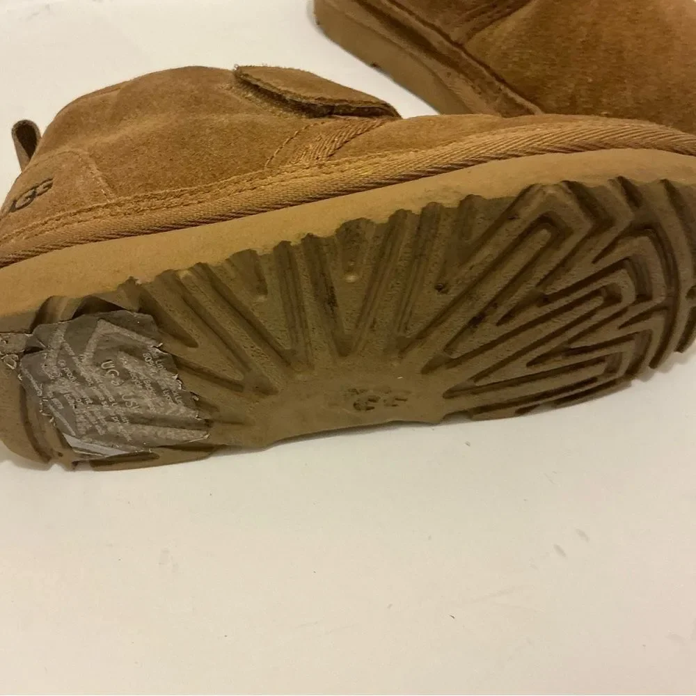 UGG 118792 T Kids Tan Slippers size 11
